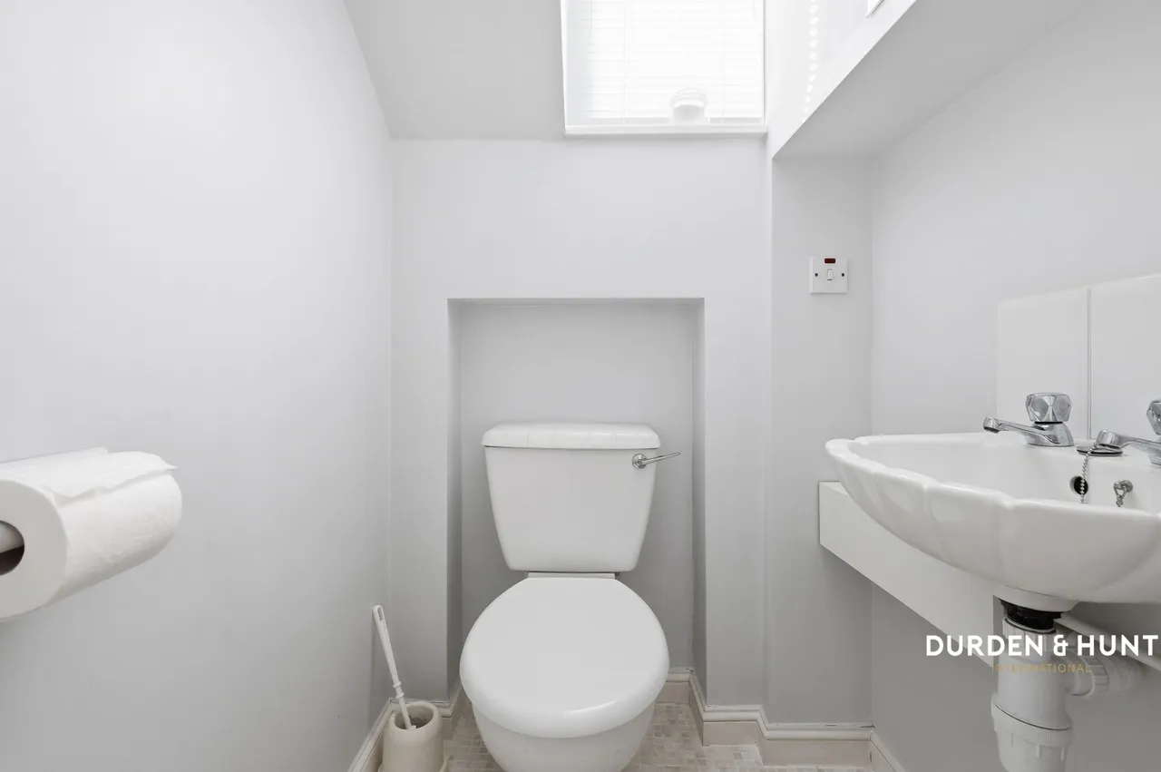 Exmouth Drive, Rayleigh, SS6, photo 18