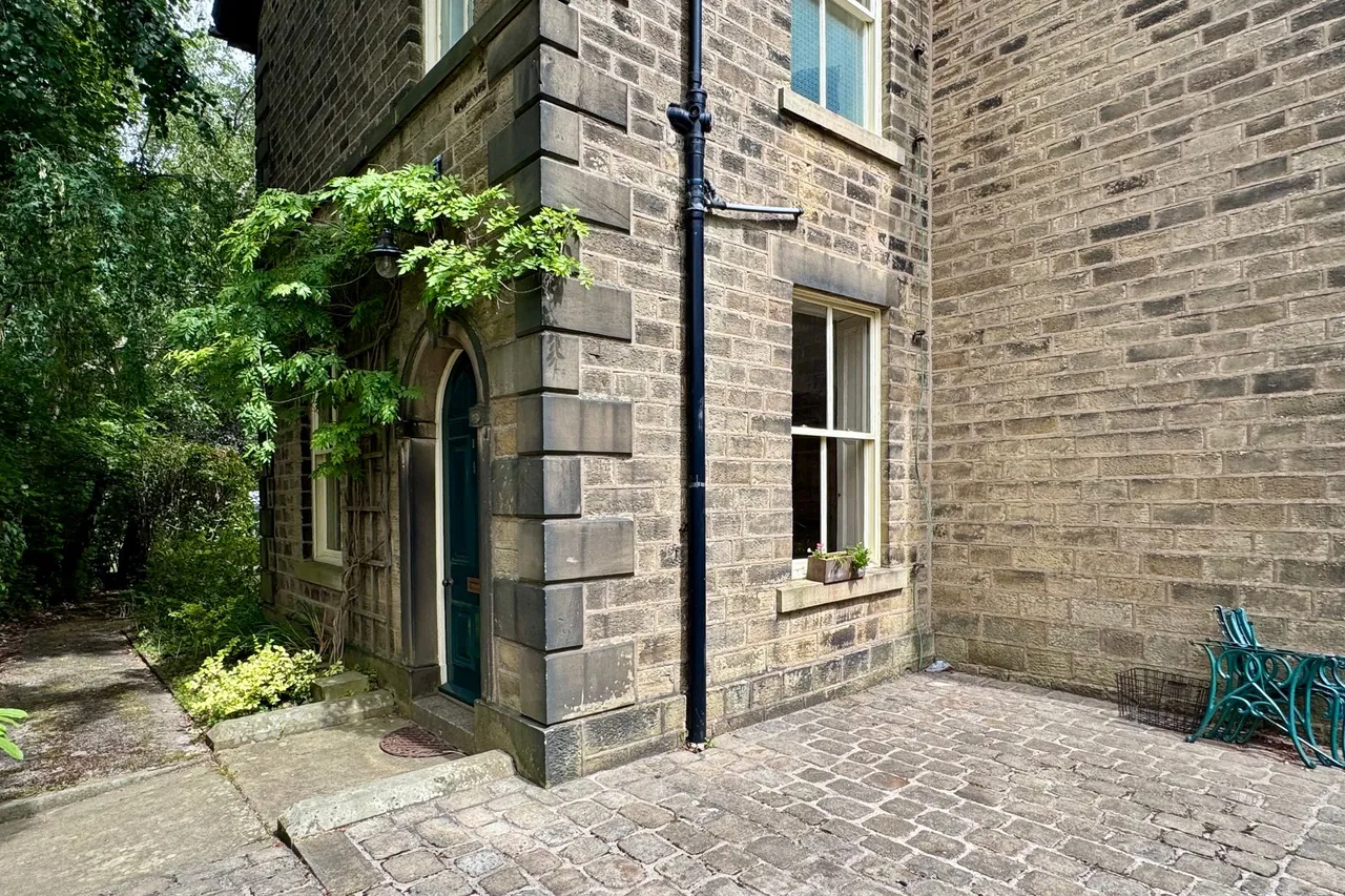 Sunlaws Street, Glossop, photo 40