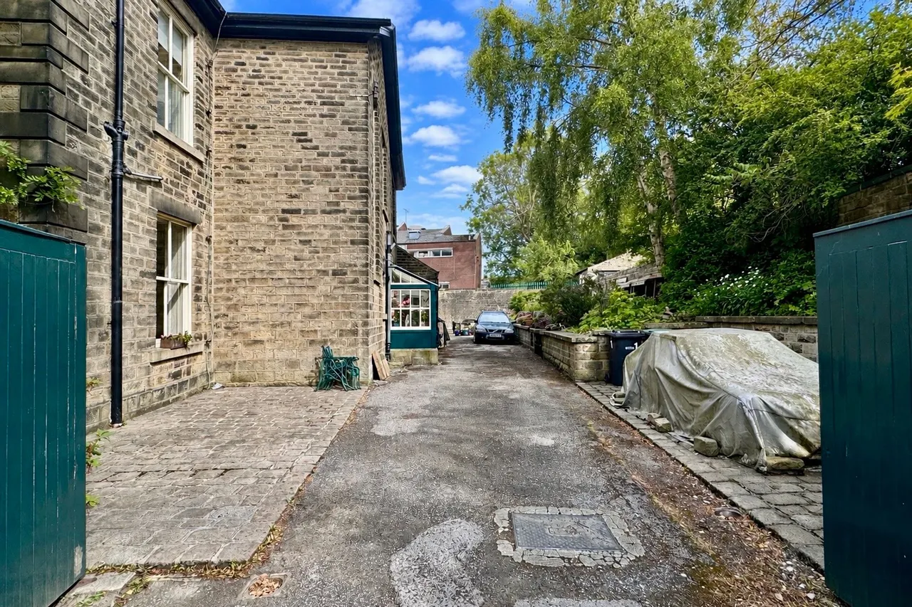 Sunlaws Street, Glossop, photo 46