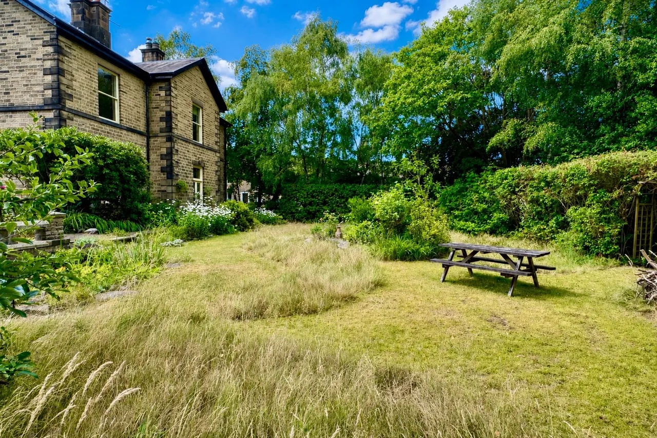 Sunlaws Street, Glossop, photo 47