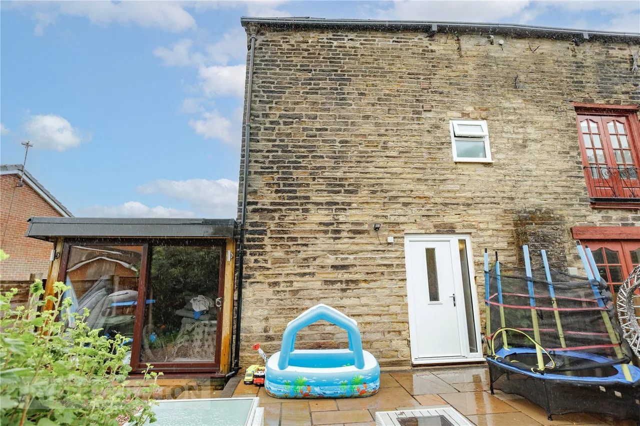Beckett Street, Lees, OL4, photo 21