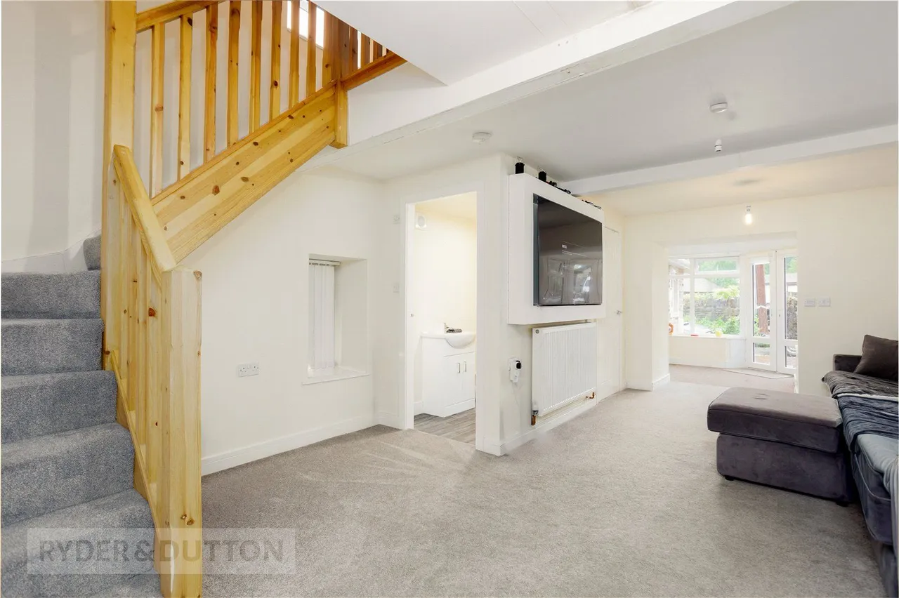 Beckett Street, Lees, OL4, photo 6