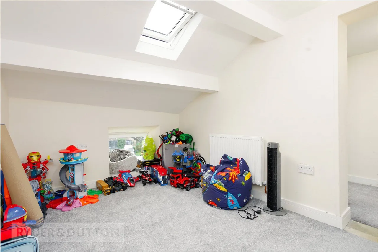 Beckett Street, Lees, OL4, photo 14