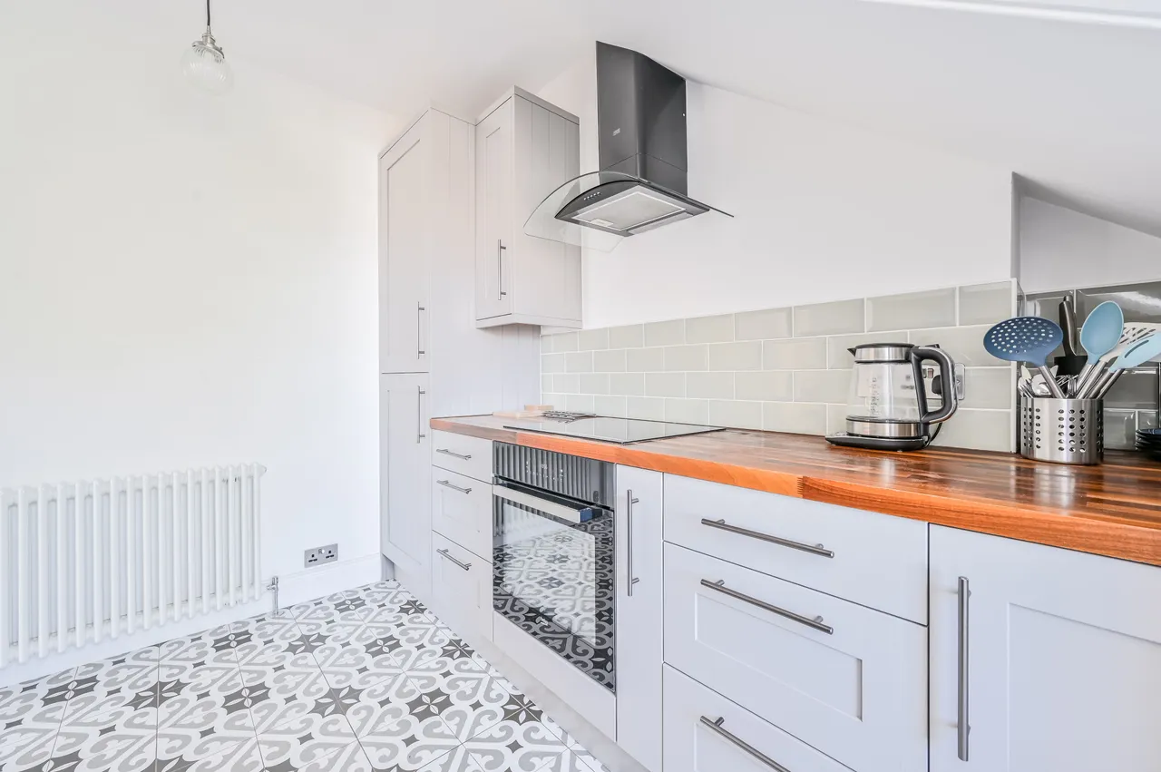 83b Charlton Road, London, photo 5