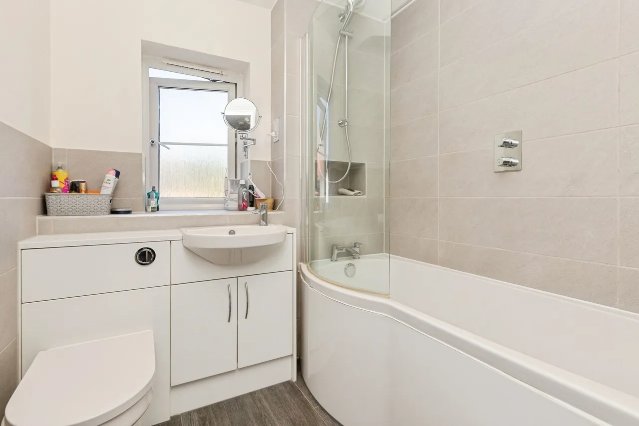 Petronel Road, Aylesbury, Buckinghamshire, HP19, photo 11