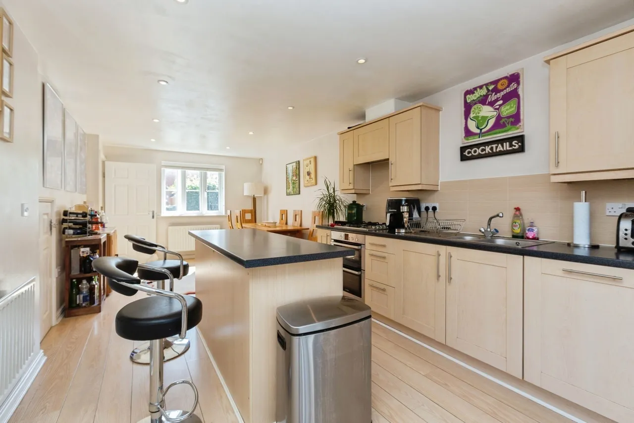 Petronel Road, Aylesbury, Buckinghamshire, HP19, photo 12