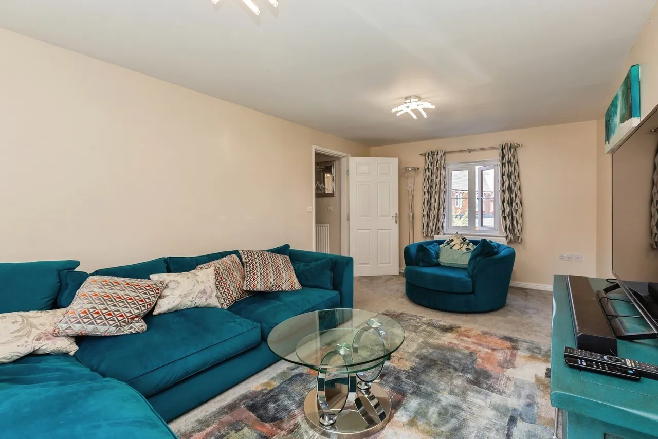 Petronel Road, Aylesbury, Buckinghamshire, HP19, photo 15