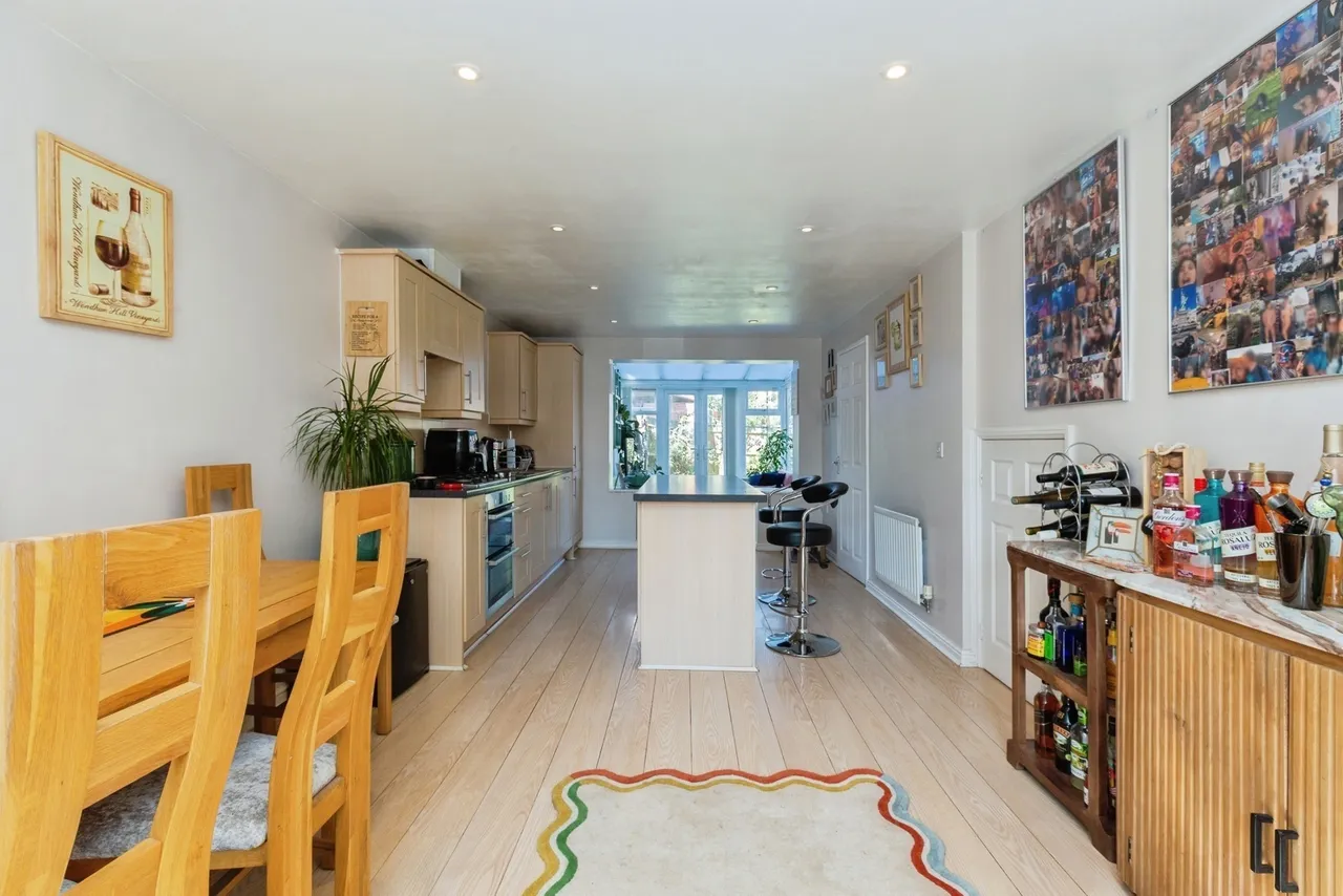 Petronel Road, Aylesbury, Buckinghamshire, HP19, photo 6