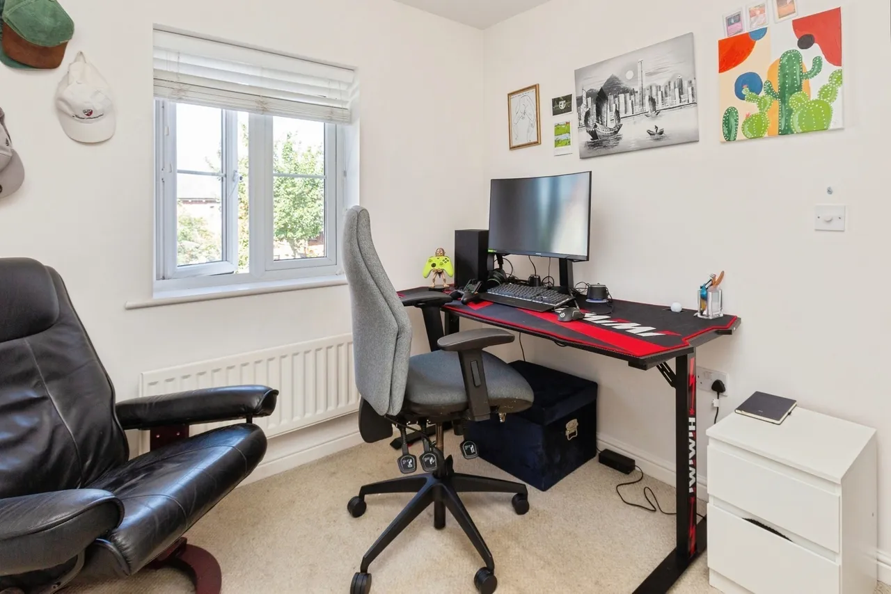 Petronel Road, Aylesbury, Buckinghamshire, HP19, photo 5