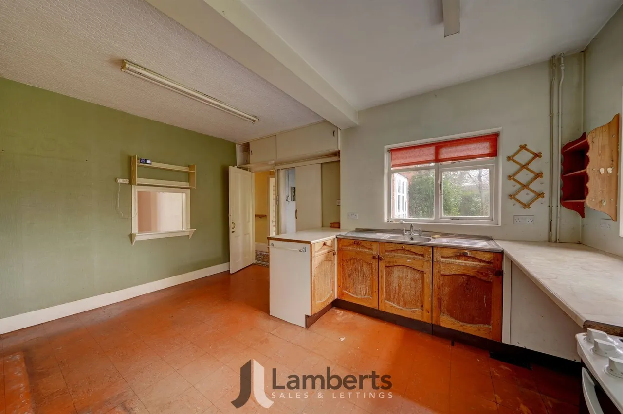 Highfield, 178 Alcester Road, Studley, photo 6