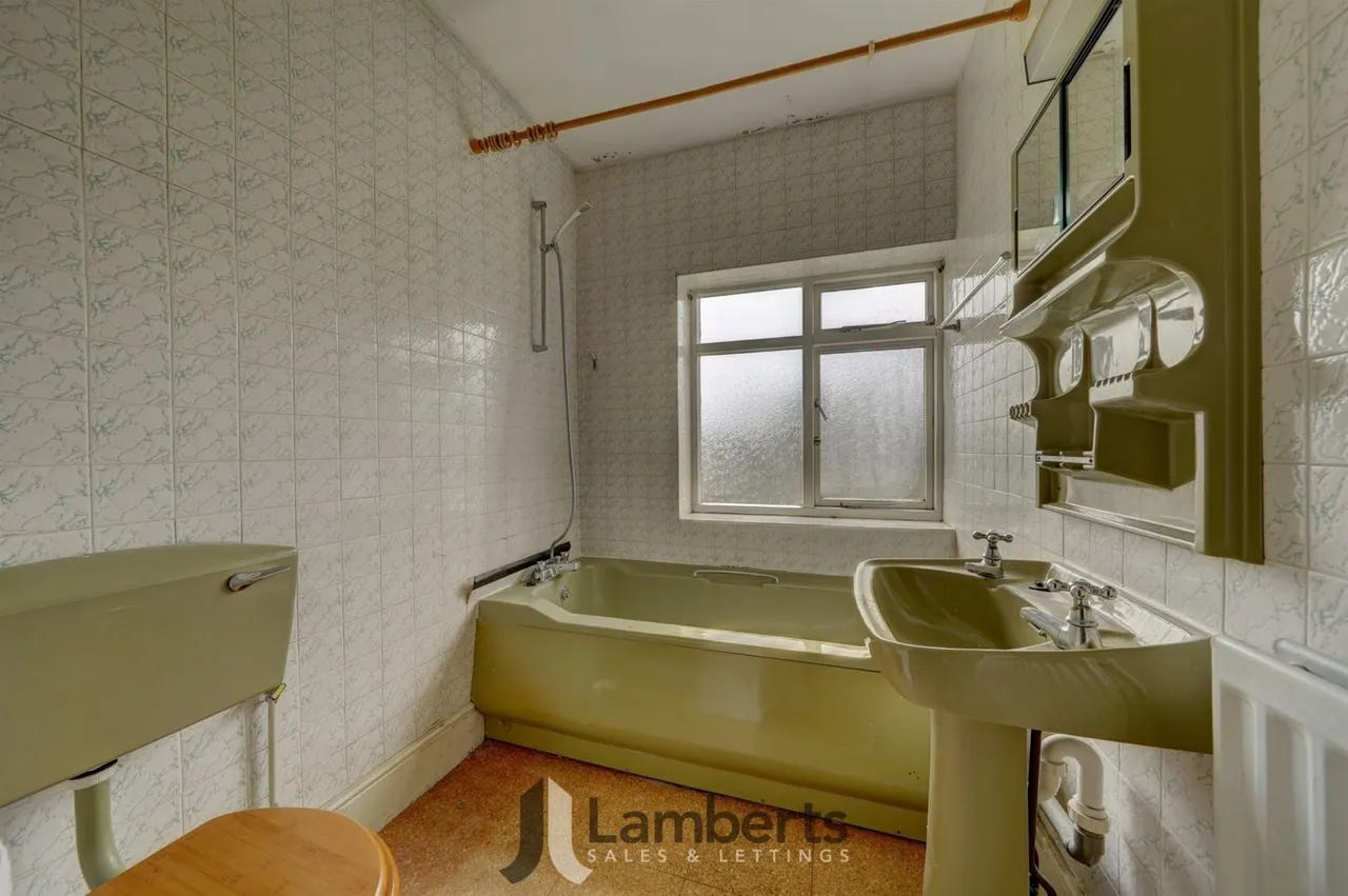 Highfield, 178 Alcester Road, Studley, photo 12