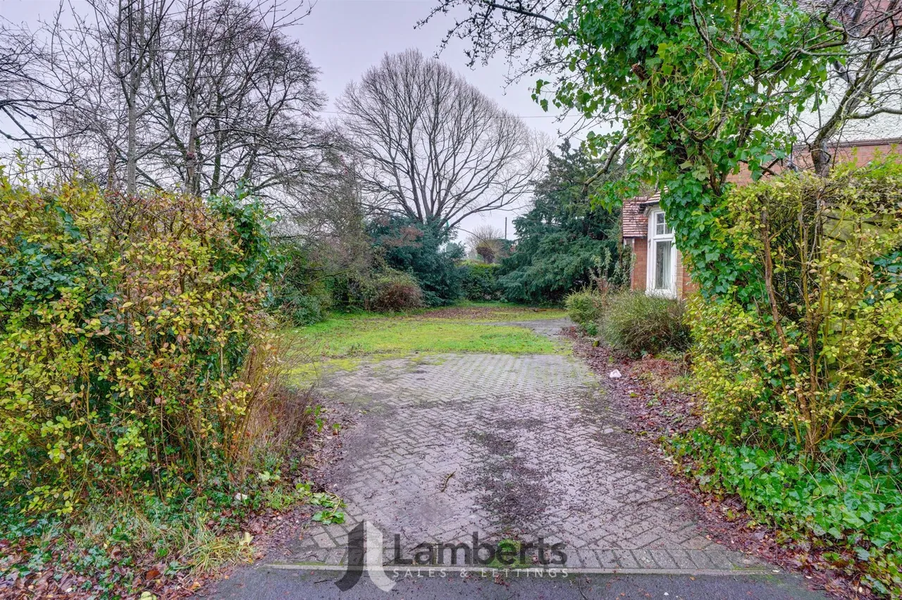 Highfield, 178 Alcester Road, Studley, photo 15