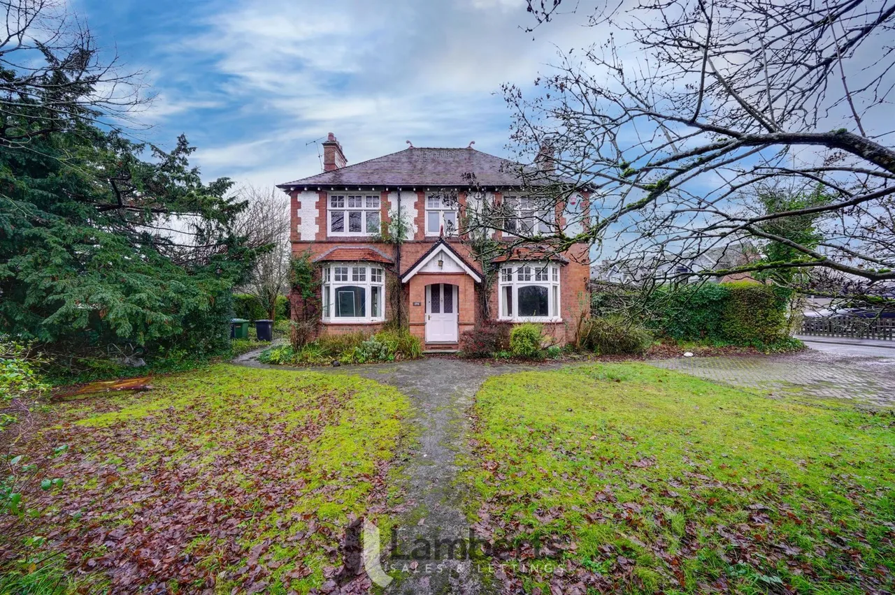 4 bed house for sale — Highfield, 178 Alcester Road, Studley