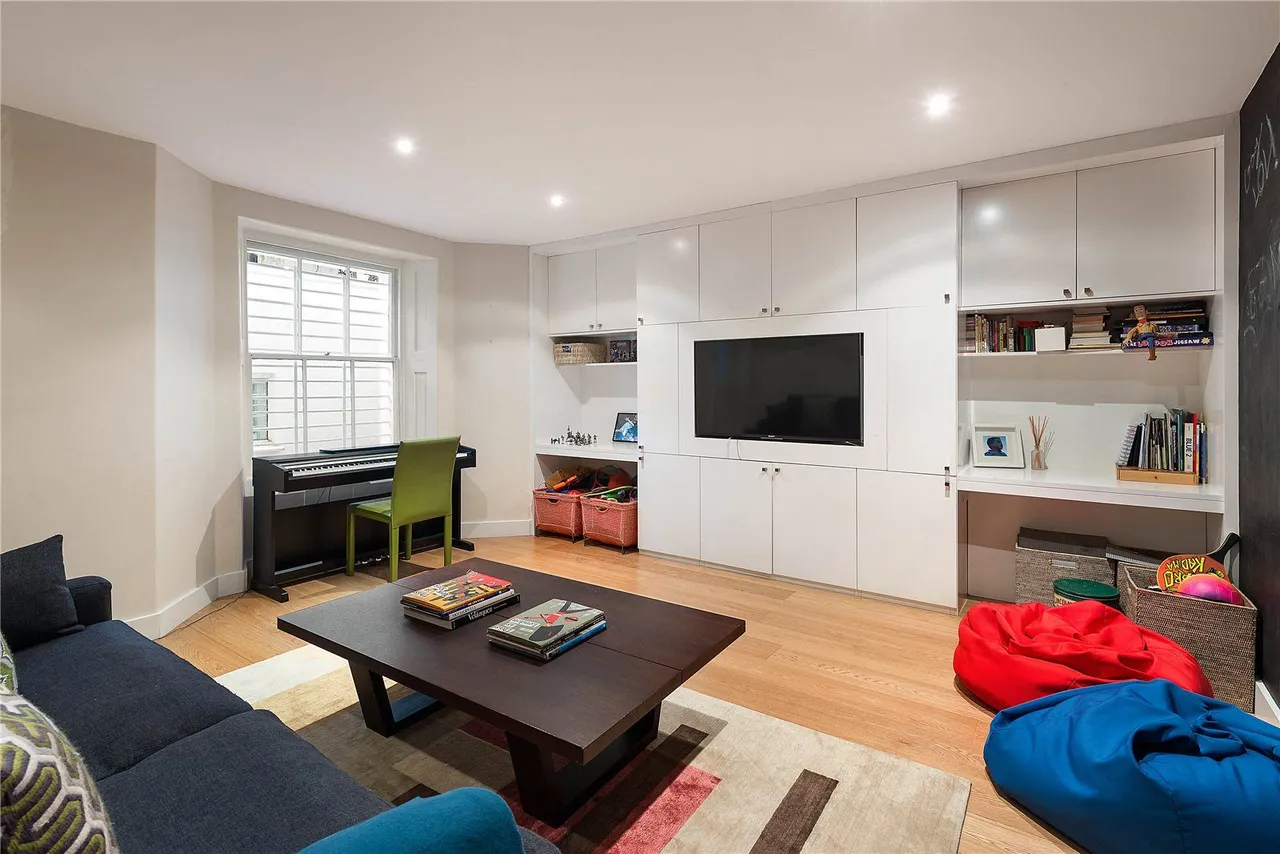 Berkeley Gardens, Kensington, London, W8 4AP, photo 8
