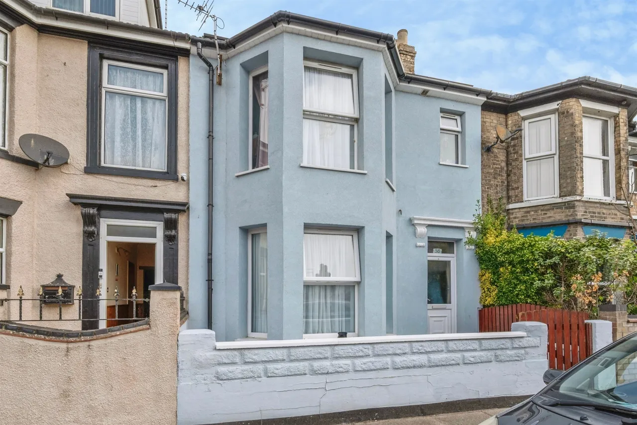 4 bed house for sale — Crown Road, Great Yarmouth