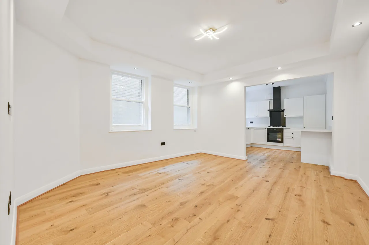 1 bed flat for sale — Lower Ground Floor Flat, 27 Manor House, London