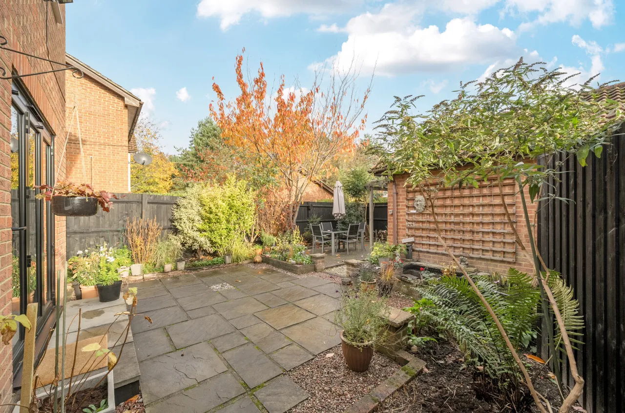 Gardenia Drive, West End, Woking, Surrey, GU24 9XG, photo 11