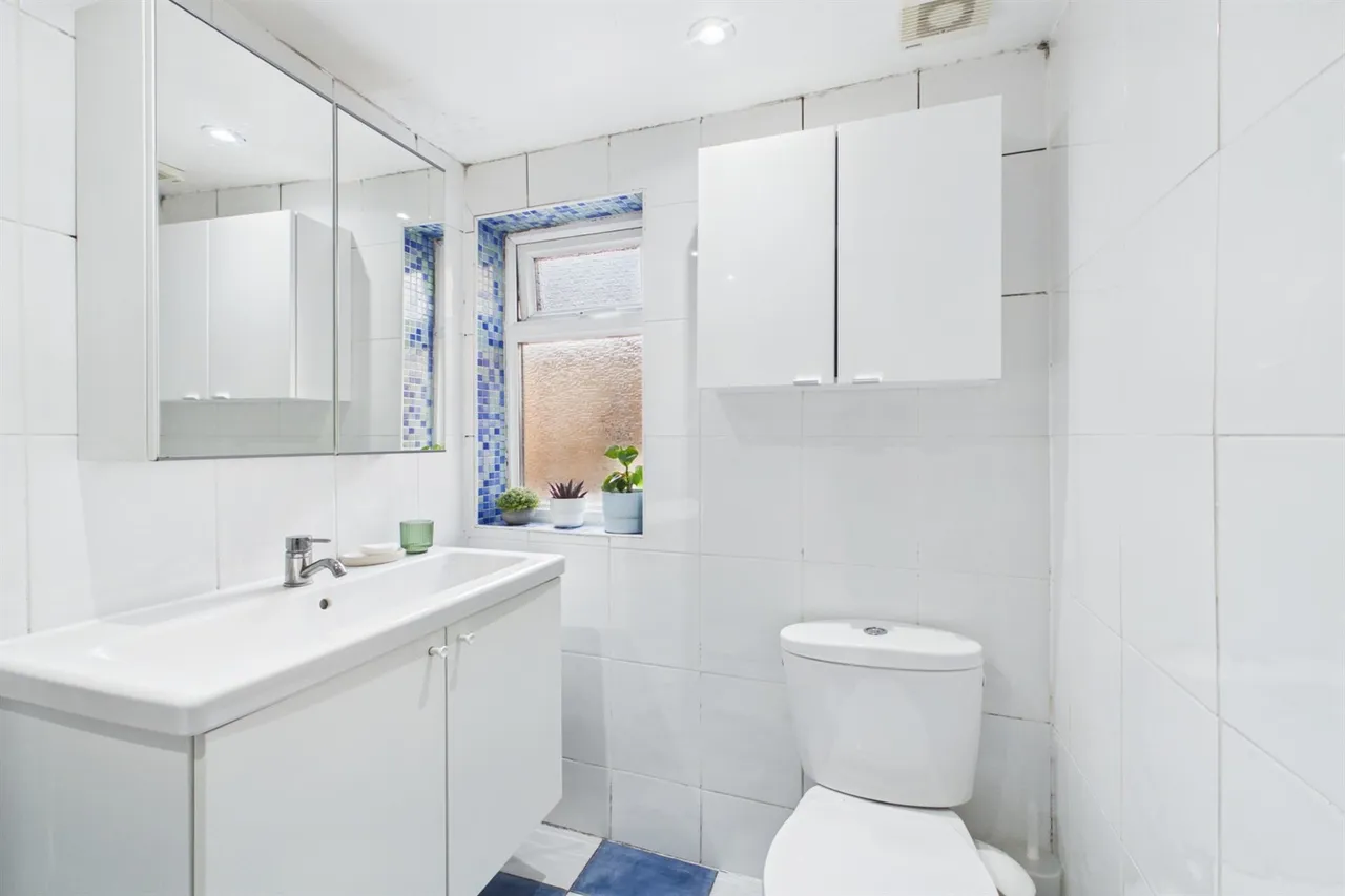 London, Greater London, SW16 6BG, photo 8