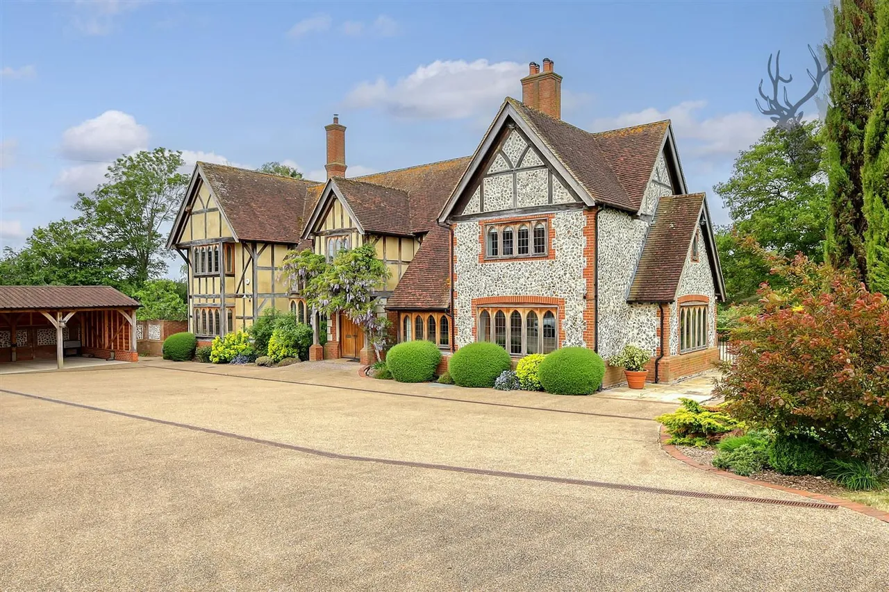 7 bed property to rent, Epping New Road, Buckhurst Hill, IG9