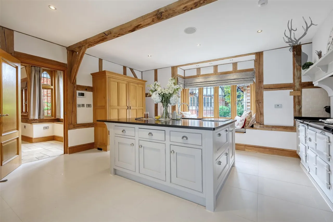 Epping New Road, Buckhurst Hill, IG9, photo 58