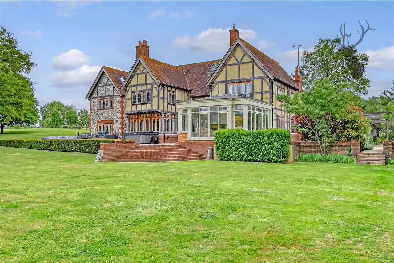 Epping New Road, Buckhurst Hill, IG9, photo 70