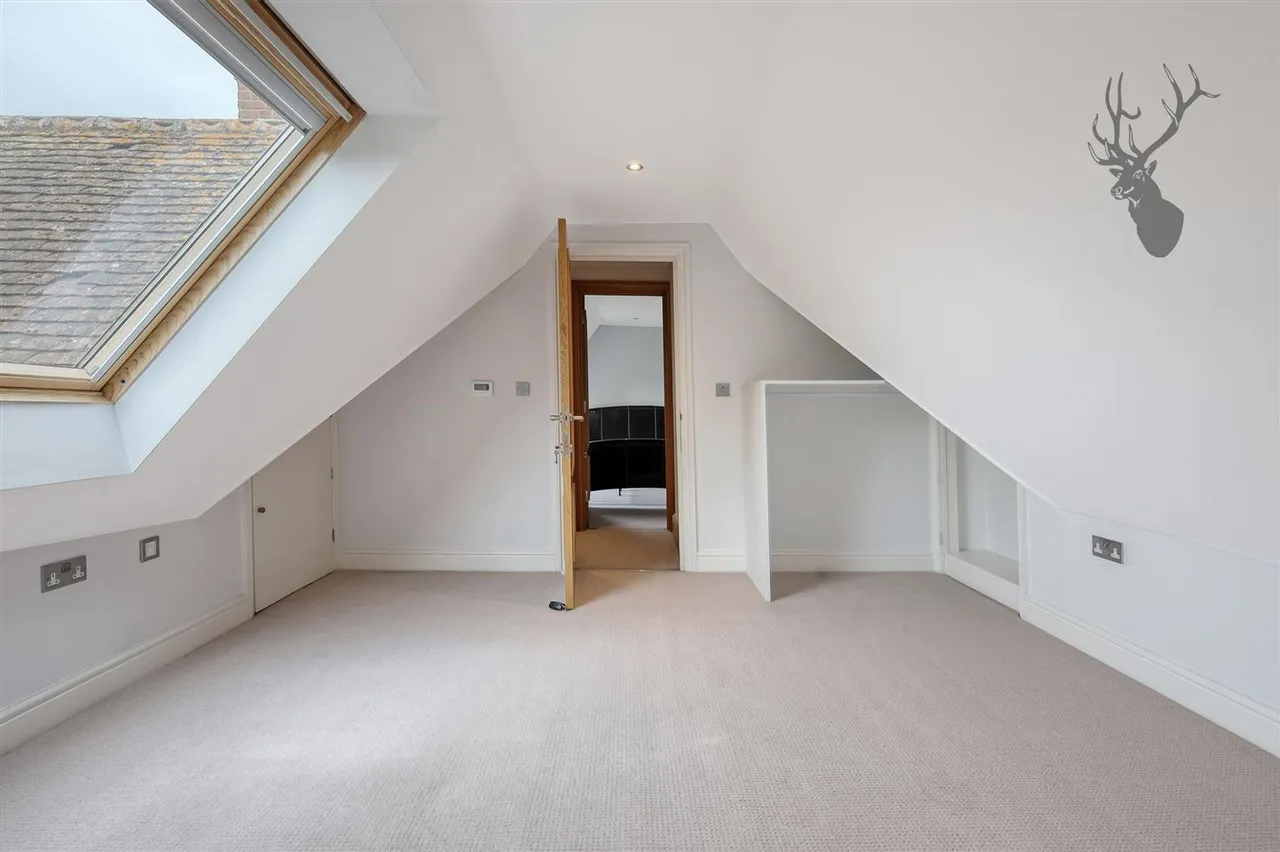 Epping New Road, Buckhurst Hill, IG9, photo 19