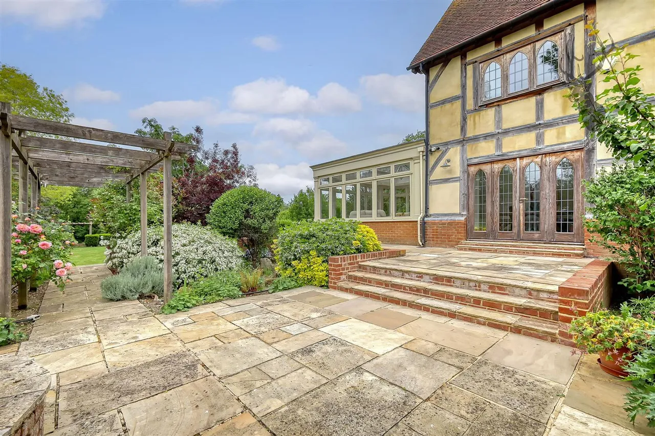 Epping New Road, Buckhurst Hill, IG9, photo 68
