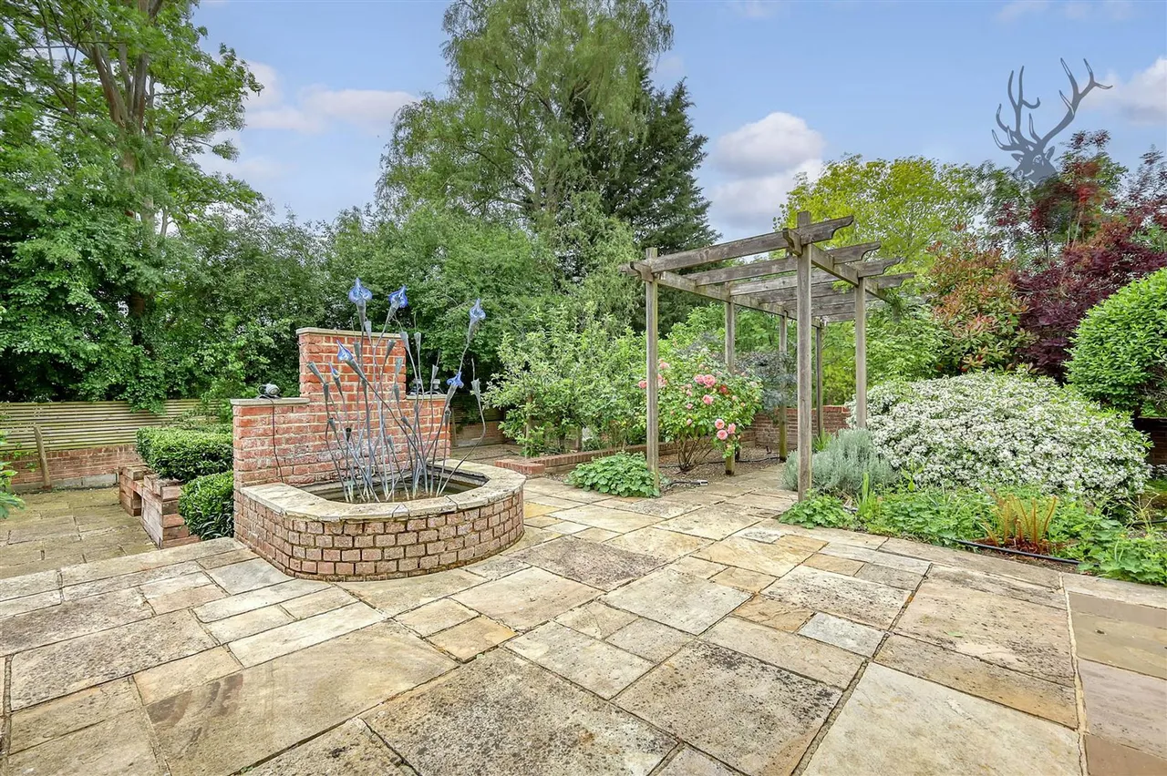 Epping New Road, Buckhurst Hill, IG9, photo 66