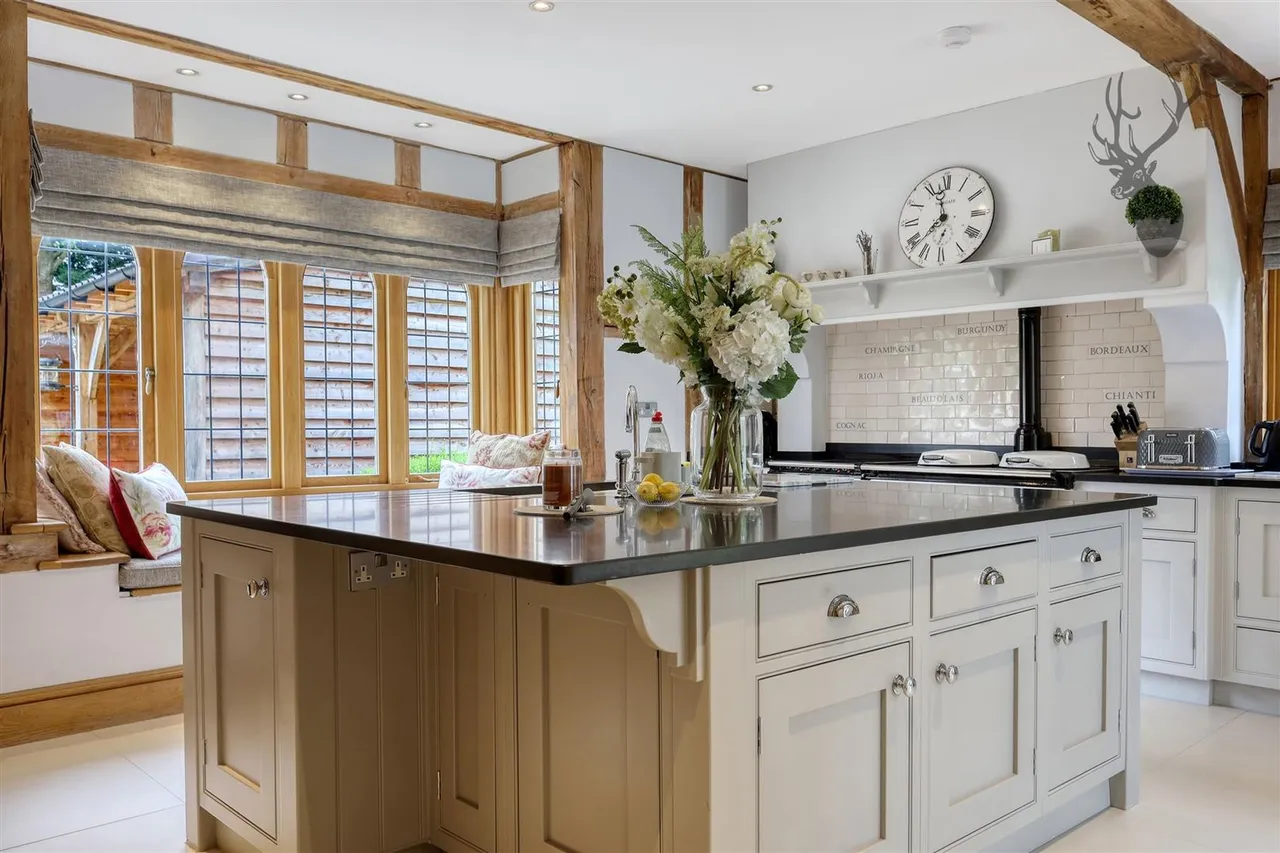 Epping New Road, Buckhurst Hill, IG9, photo 59