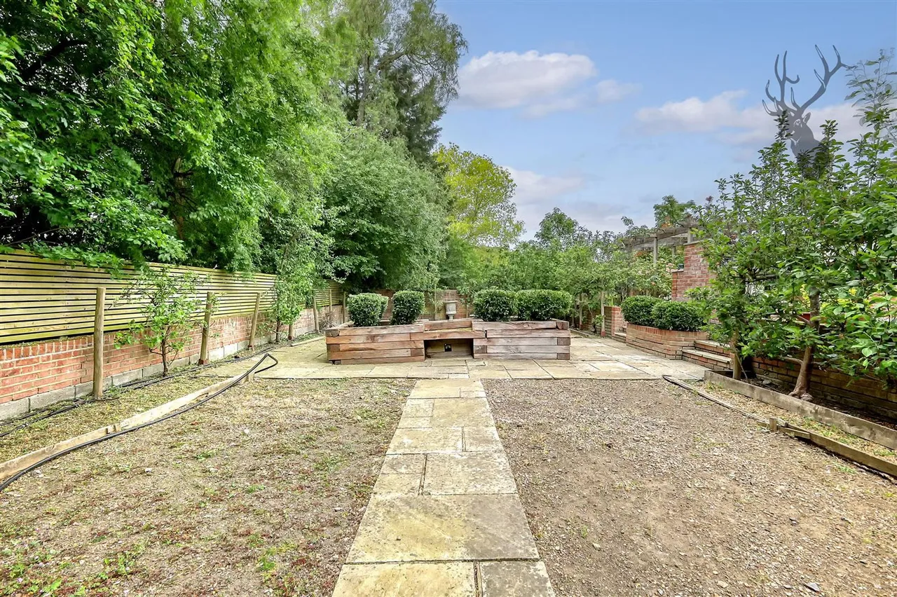 Epping New Road, Buckhurst Hill, IG9, photo 69