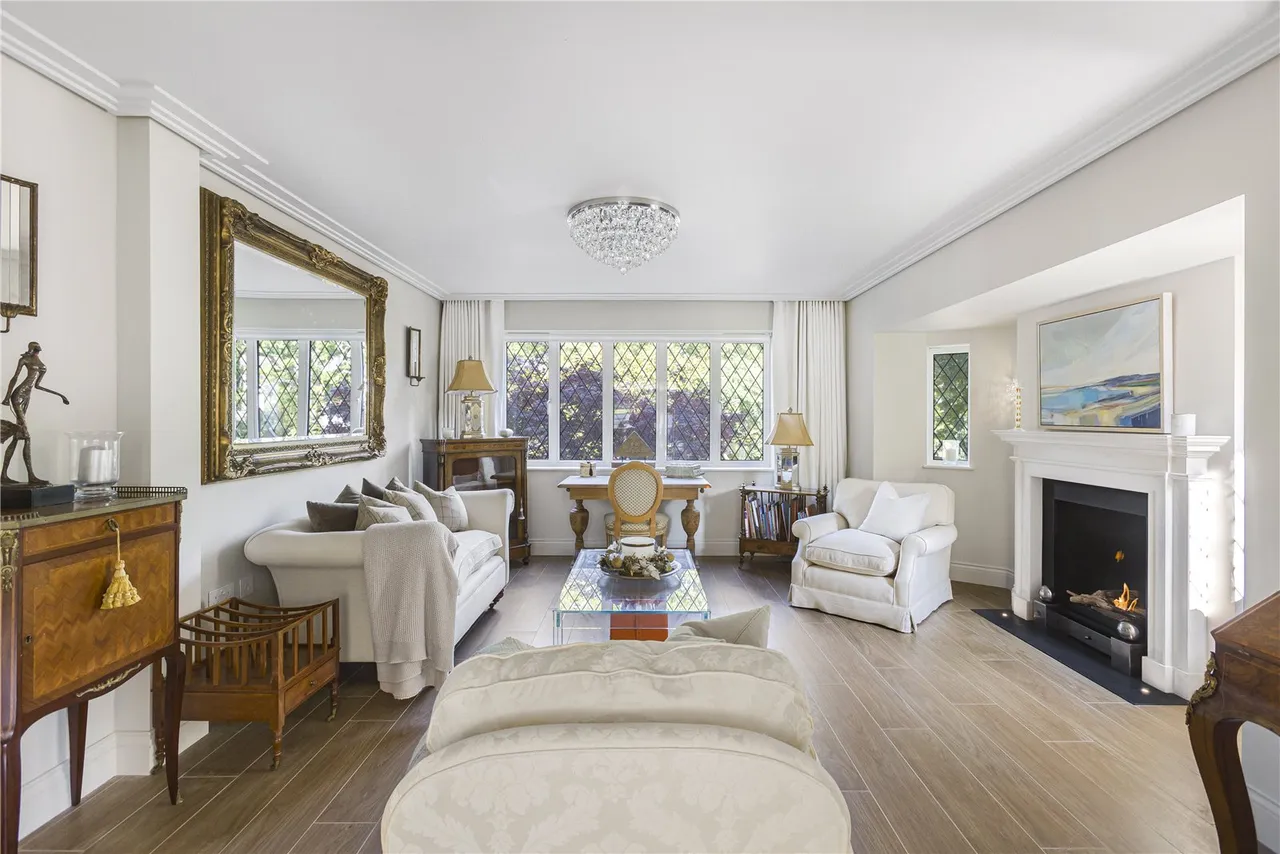 Parkgate Avenue, Hadley Wood, EN4 0NN, photo 17