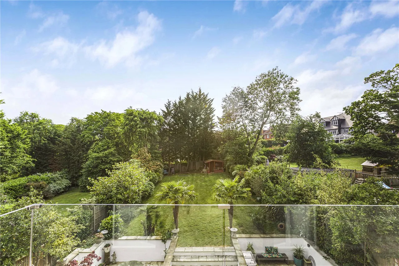 Parkgate Avenue, Hadley Wood, EN4 0NN, photo 2