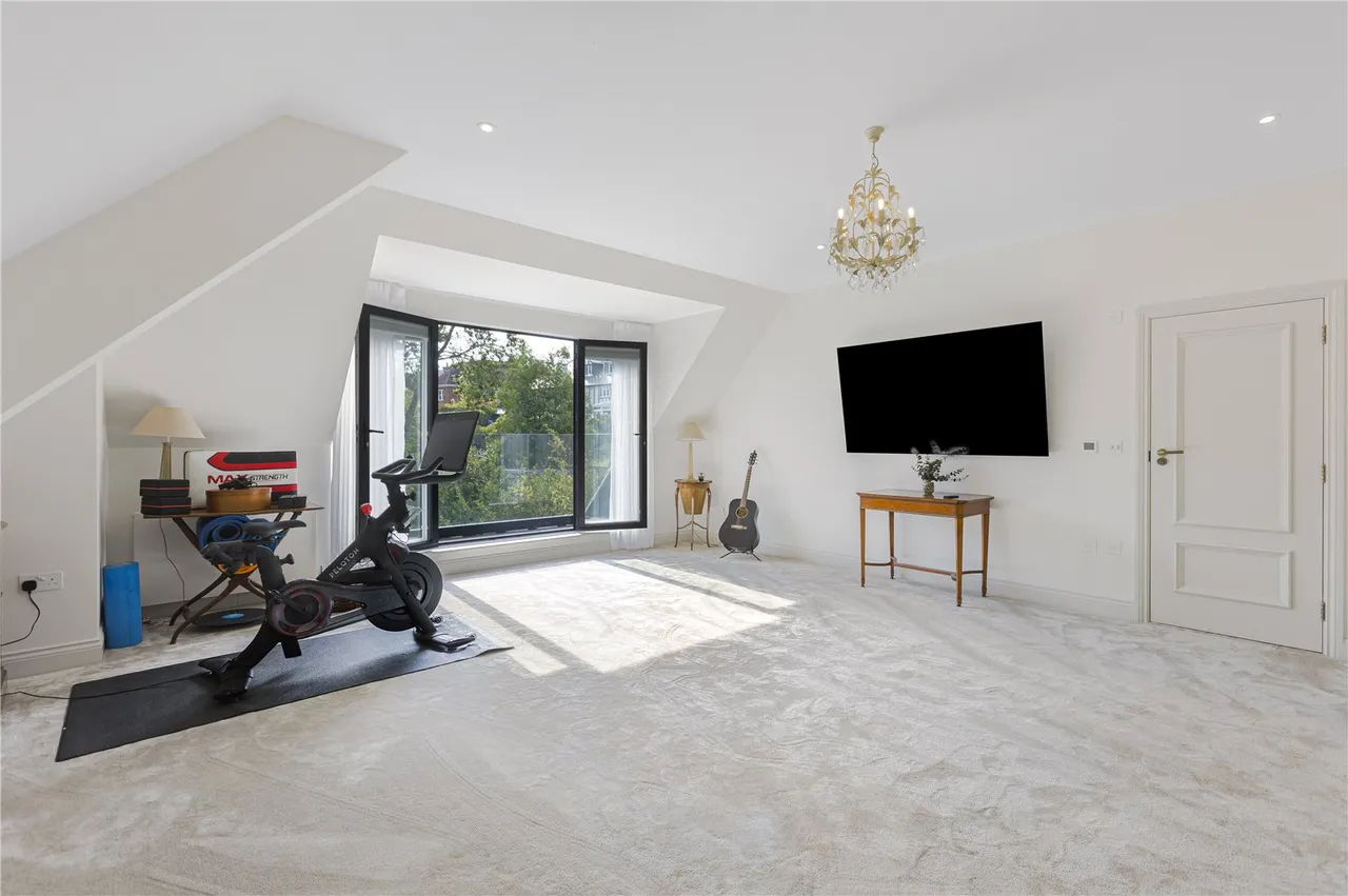 Parkgate Avenue, Hadley Wood, EN4 0NN, photo 28