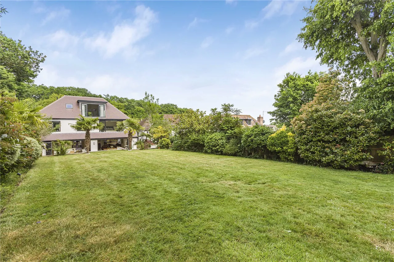 Parkgate Avenue, Hadley Wood, EN4 0NN, photo 32