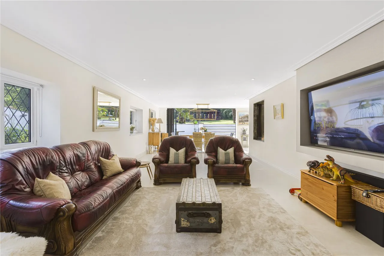 Parkgate Avenue, Hadley Wood, EN4 0NN, photo 14