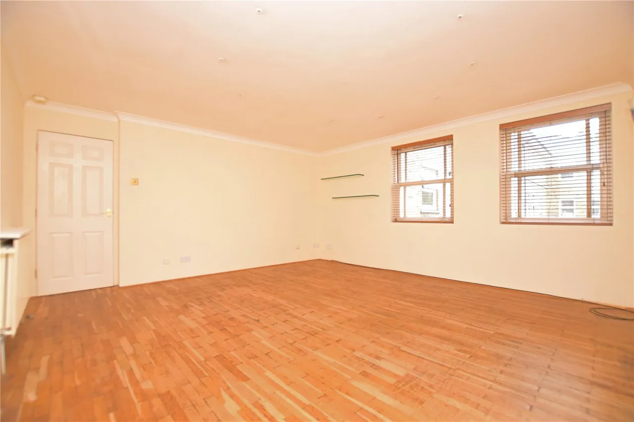 Deerhurst Crescent, Hampton Hill, TW12, photo 4