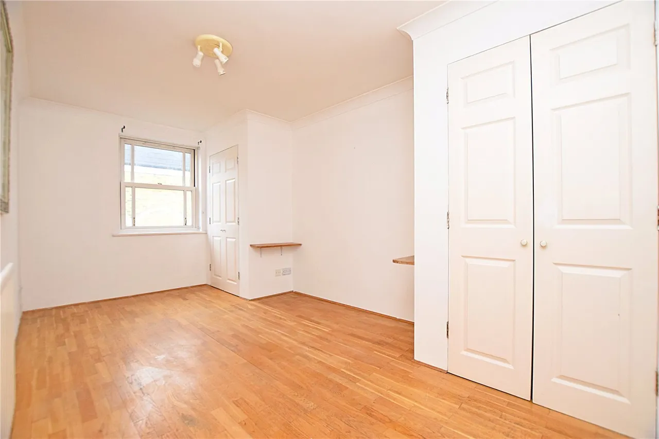 Deerhurst Crescent, Hampton Hill, TW12, photo 6