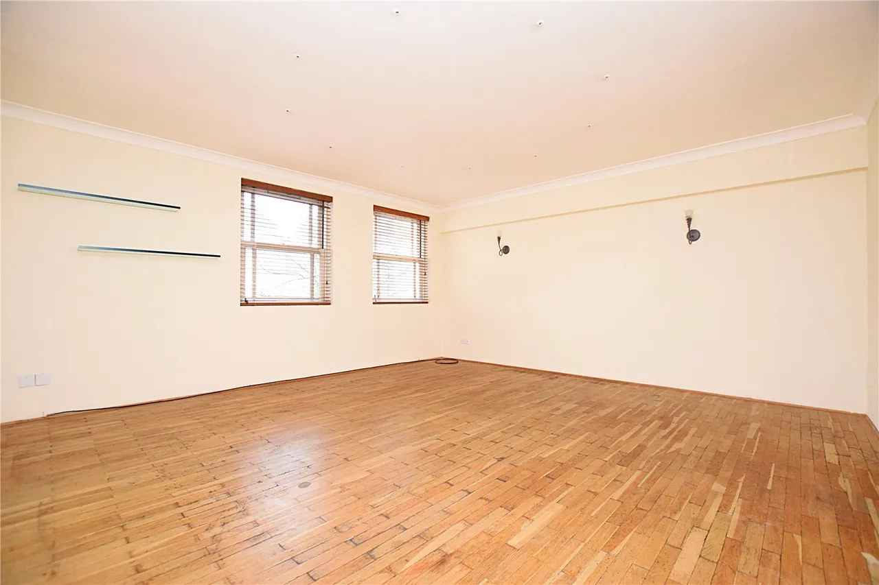 Deerhurst Crescent, Hampton Hill, TW12, photo 5