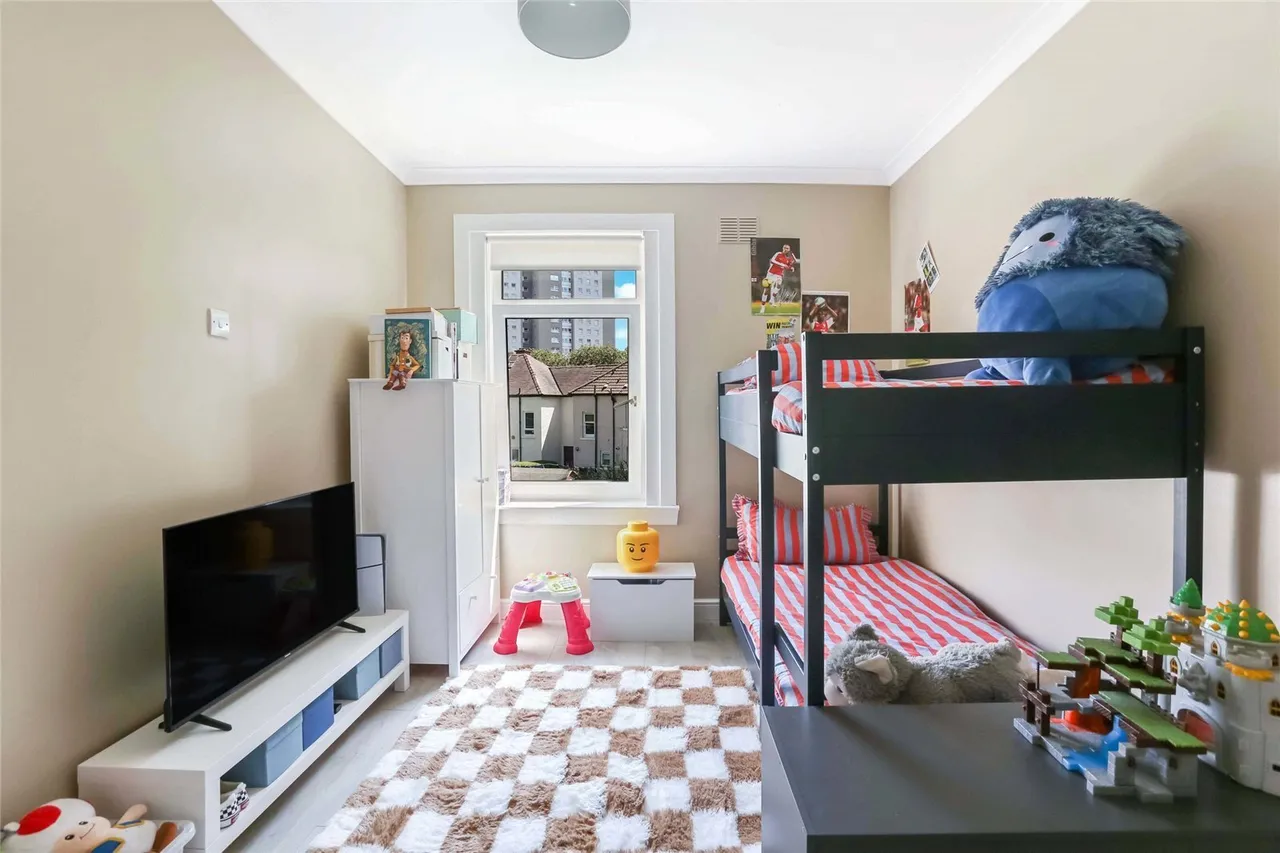 Anniesland Road, Knightswood, Glasgow, G14, photo 11