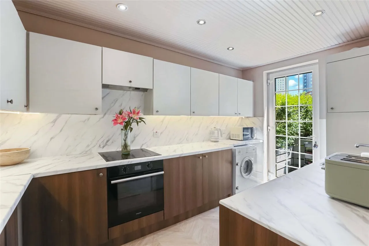 Anniesland Road, Knightswood, Glasgow, G14, photo 8