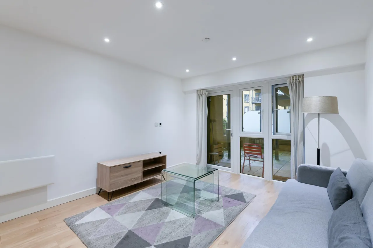 Celeste House, London, NW9, photo 2