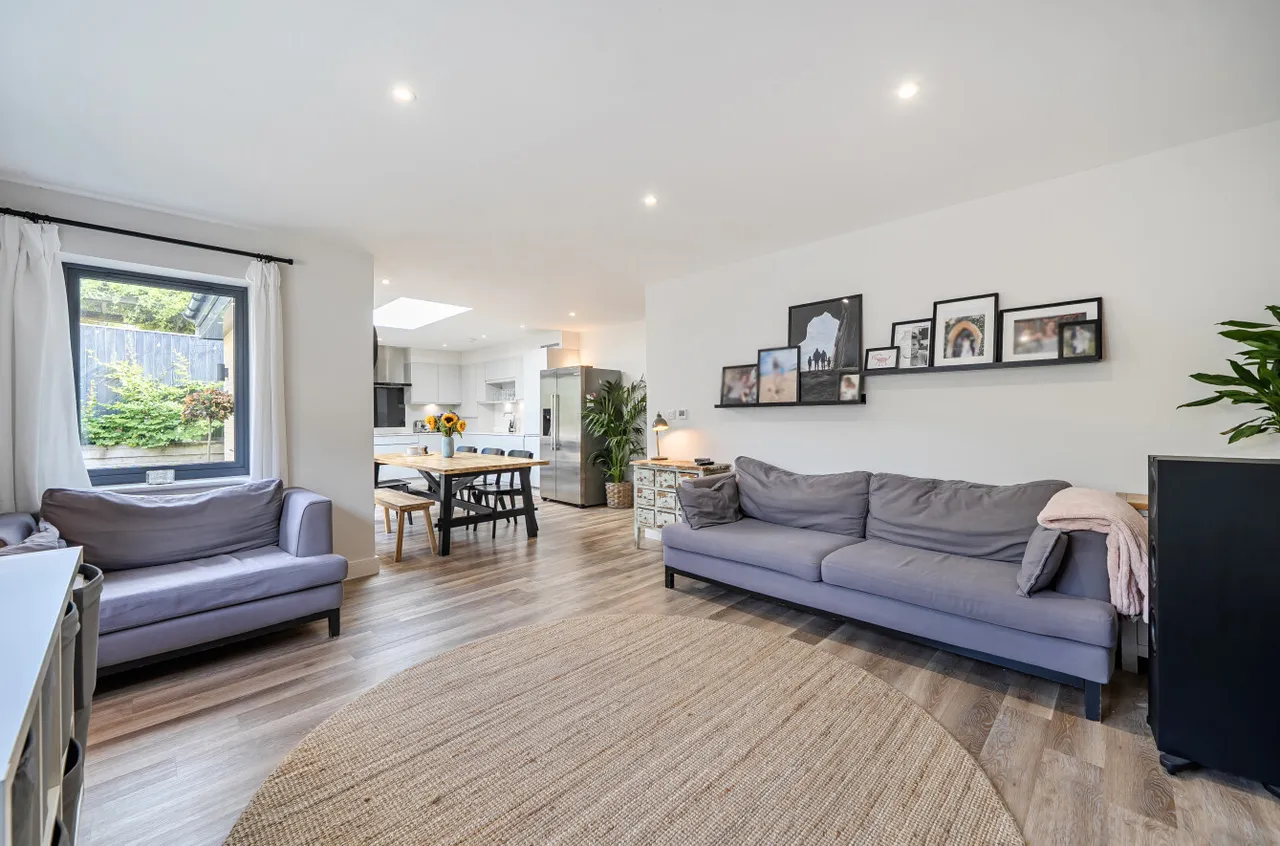 Perins Close, Alresford, SO24, photo 2