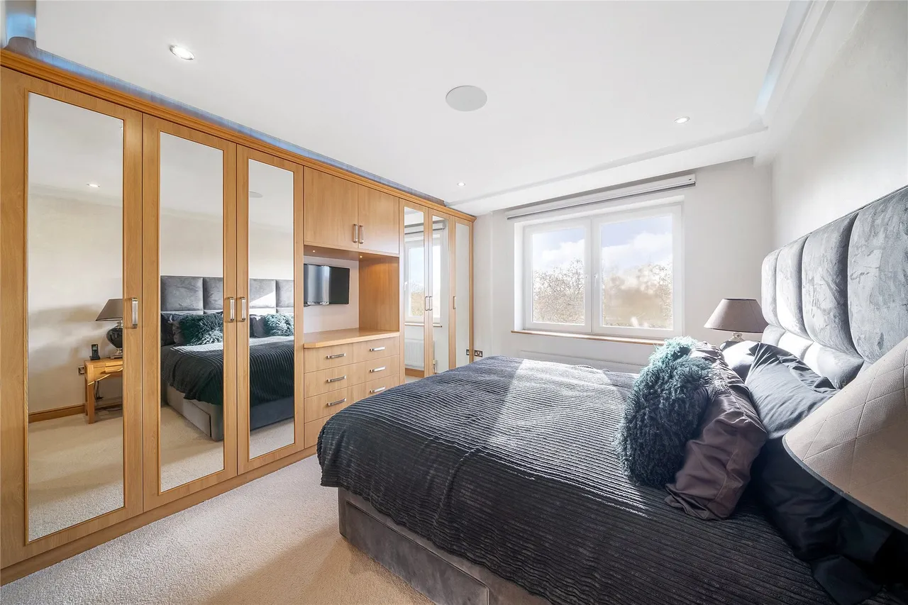 Piccadilly, Mayfair, W1J, photo 6