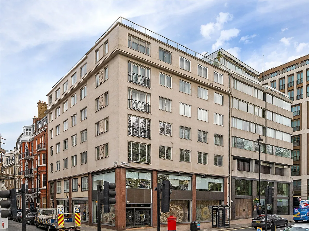 Piccadilly, Mayfair, W1J, photo 2
