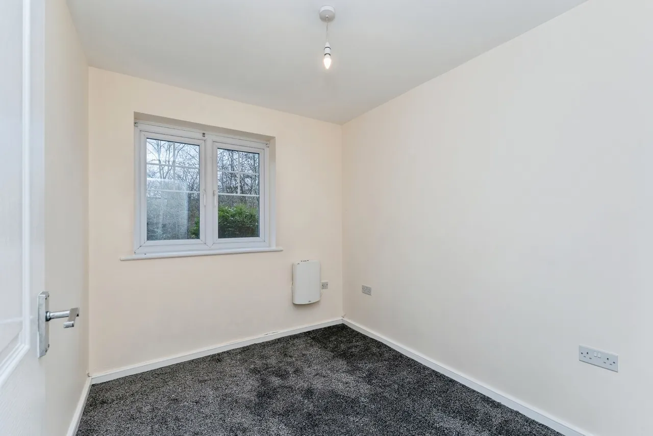 Robinson Road, Ellesmere Port, CH65, photo 5