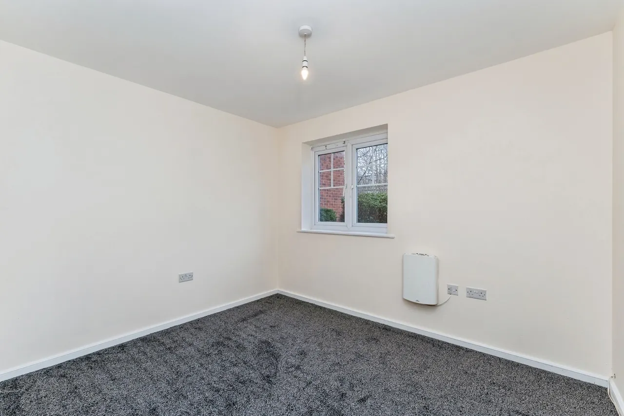 Robinson Road, Ellesmere Port, CH65, photo 6