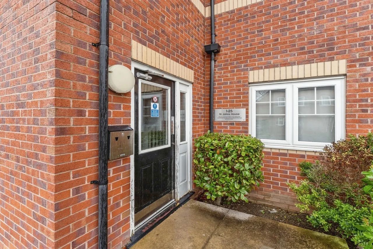 Robinson Road, Ellesmere Port, CH65, photo 11