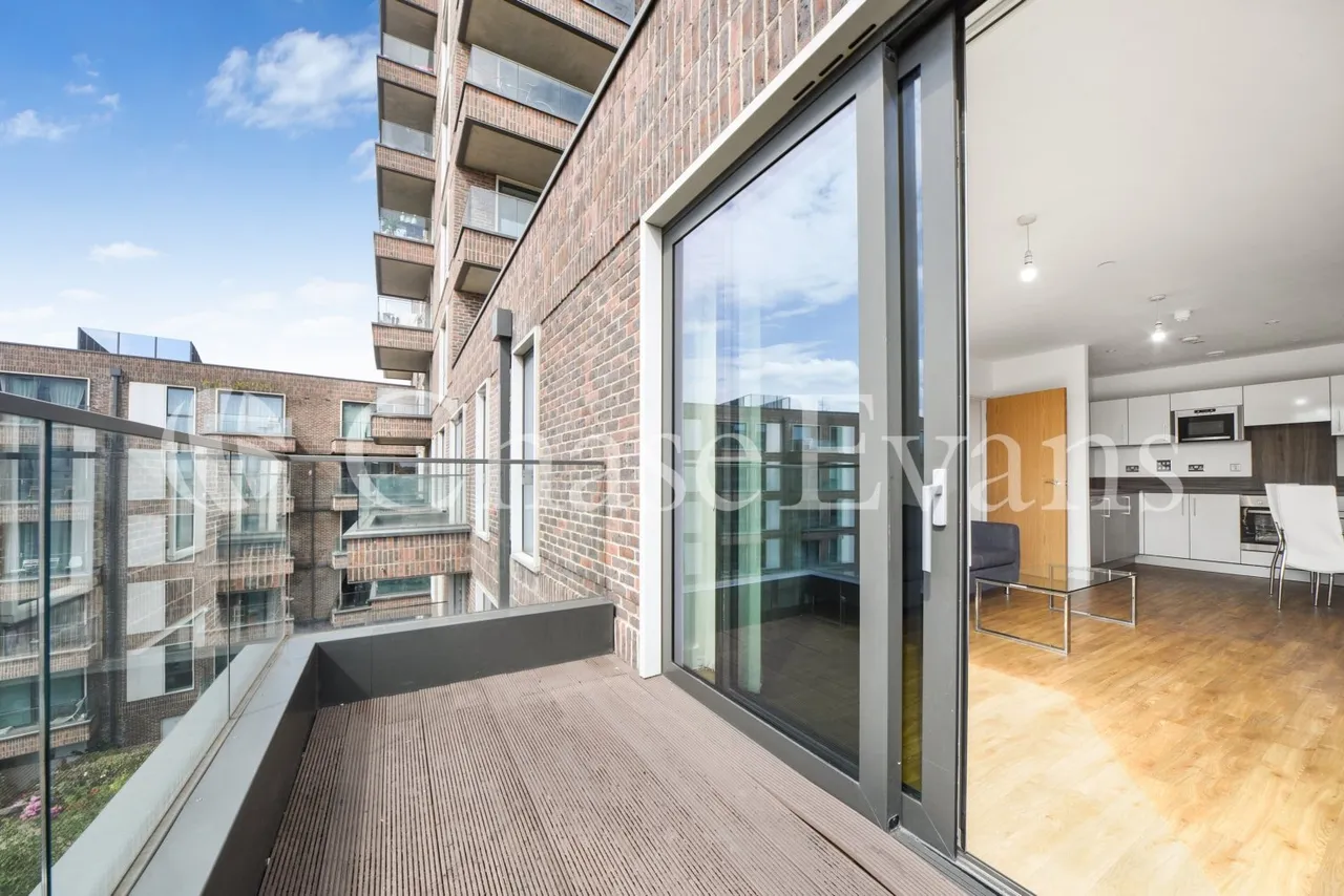 Agnes George Walk, Royal Docks, E16, photo 5
