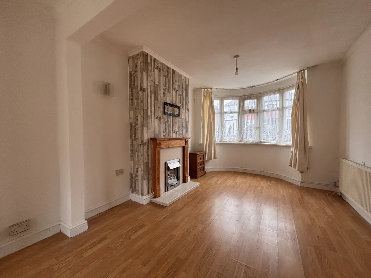 Wrexham Avenue, Walsall, WS2, photo 2