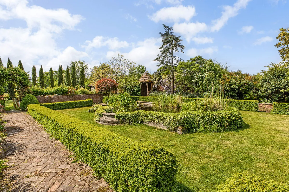 Wildwood Lane, Cranleigh, GU6, photo 46